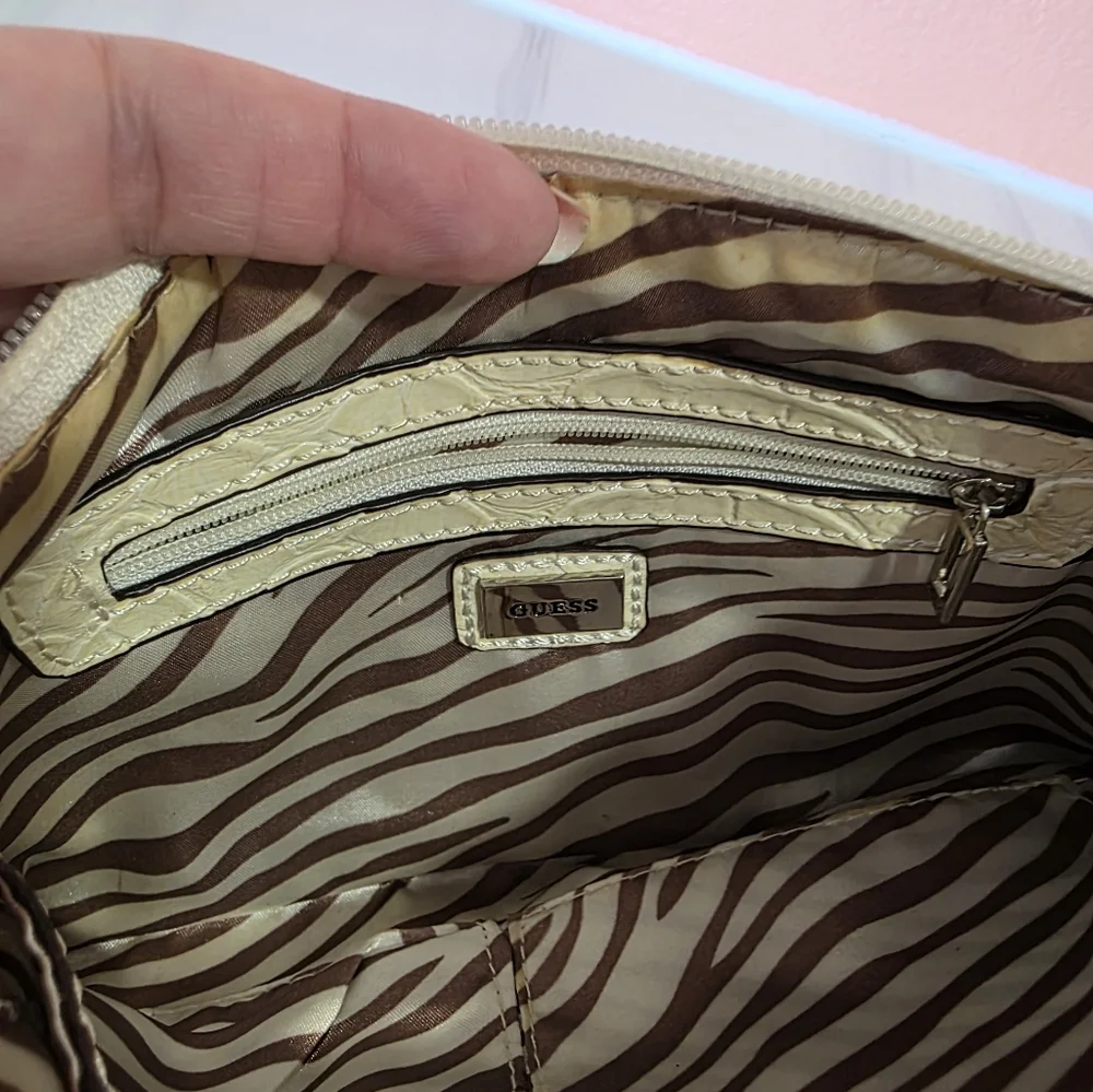 Guess Y2K Vintage Wristlet Candy Color Cream Clutch Retro G Logo Design